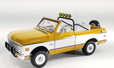 ACME DIECAST 1971 CHEVROLET K5 BLAZER OFFROAD